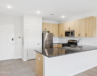 301 Memorial Drive - Photo Thumbnail 8