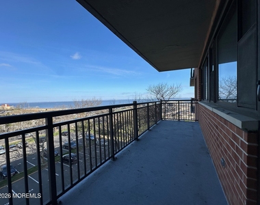 10 Ocean Boulevard - Photo Thumbnail 25
