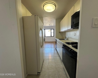 10 Ocean Boulevard - Photo Thumbnail 21