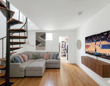 220 East 24th Street - Photo Thumbnail 1