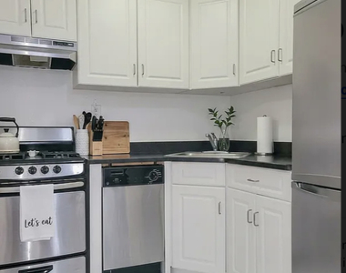 220 East 24th Street - Photo Thumbnail 2