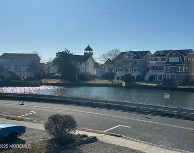 211 Trenton Avenue - Photo Thumbnail 2