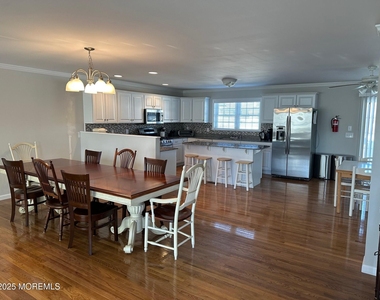 211 Trenton Avenue - Photo Thumbnail 9