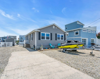53 E Coral Drive - Photo Thumbnail 3