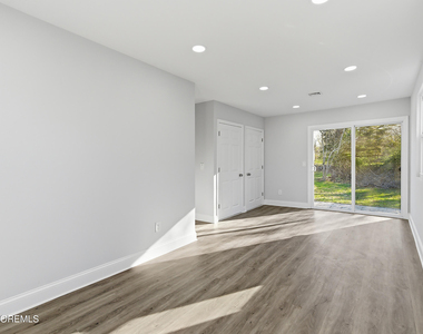 105 Floyd Lane - Photo Thumbnail 14