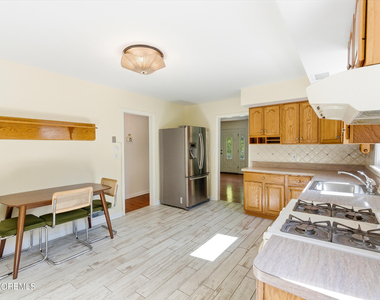506 Woodland Road - Photo Thumbnail 12
