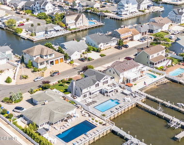 340 Bay Lane - Photo Thumbnail 27
