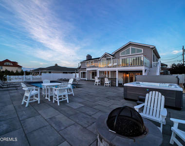 340 Bay Lane - Photo Thumbnail 7