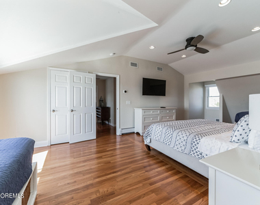 340 Bay Lane - Photo Thumbnail 65