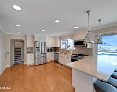 340 Bay Lane - Photo Thumbnail 52