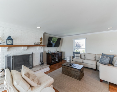 340 Bay Lane - Photo Thumbnail 57