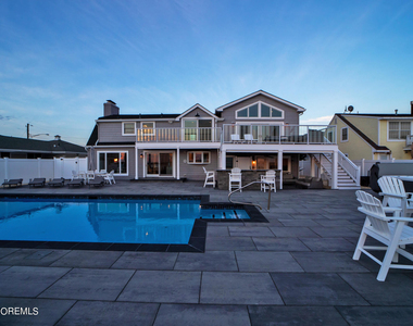 340 Bay Lane - Photo Thumbnail 6
