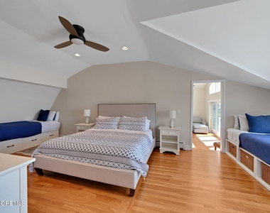 340 Bay Lane - Photo Thumbnail 66
