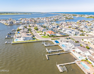 340 Bay Lane - Photo Thumbnail 31