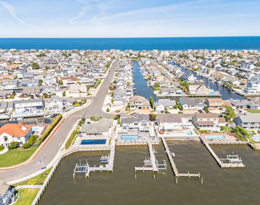 340 Bay Lane - Photo Thumbnail 30