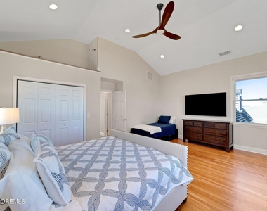 340 Bay Lane - Photo Thumbnail 62
