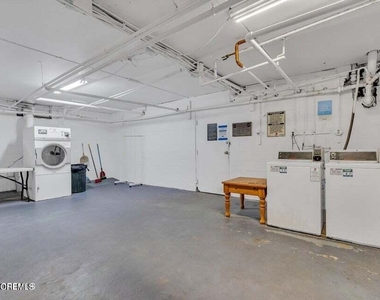 455 Ocean Boulevard - Photo Thumbnail 8