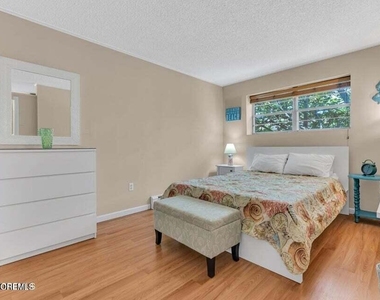 455 Ocean Boulevard - Photo Thumbnail 4