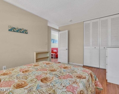 455 Ocean Boulevard - Photo Thumbnail 5