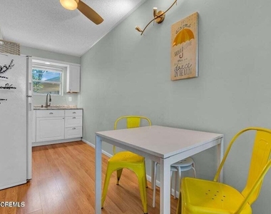 455 Ocean Boulevard - Photo Thumbnail 3