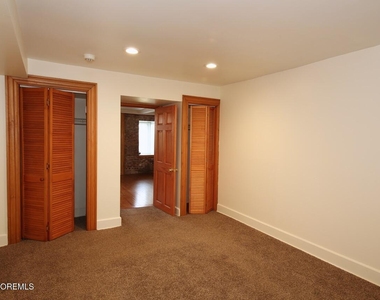 29 4th Avenue - Photo Thumbnail 10