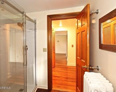 29 4th Avenue - Photo Thumbnail 7