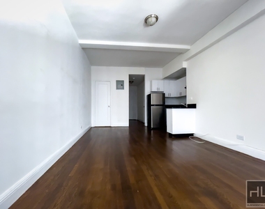 East 46 Street - Photo Thumbnail 1