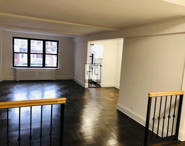 East 38 Street - Photo Thumbnail 1