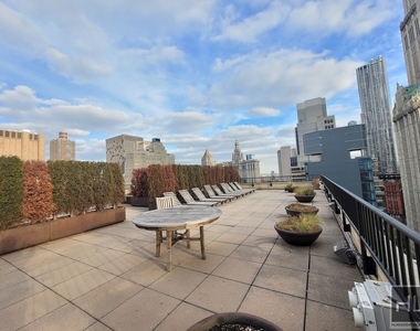 Murray Street - Photo Thumbnail 3