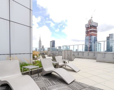 West 37th Street - Photo Thumbnail 11