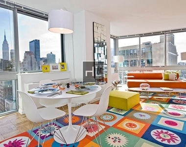 West 37th Street - Photo Thumbnail 8
