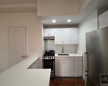 East 46 Street - Photo Thumbnail 1