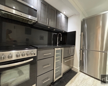 West 53rd Street - Photo Thumbnail 2