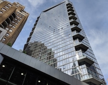 East 44th Street - Photo Thumbnail 8