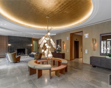 West 43rd Street - Photo Thumbnail 9