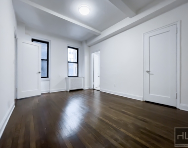 East 46 Street - Photo Thumbnail 2