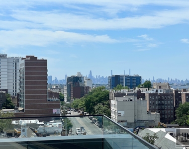 Northern Boulevard - Photo Thumbnail 12