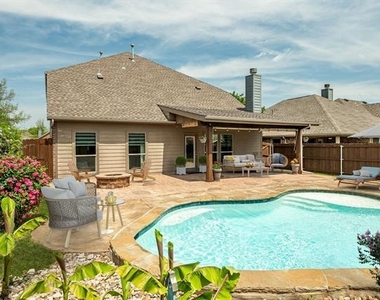 10121 Sailboard Drive - Photo Thumbnail 25