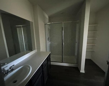 3417 Sweetwater Way - Photo Thumbnail 5