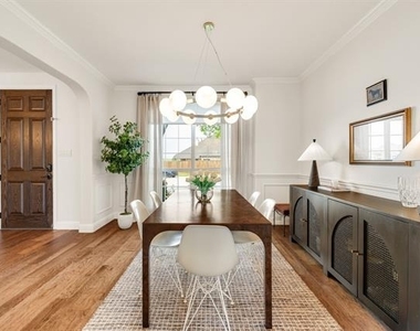8405 Saint Clair Drive - Photo Thumbnail 3