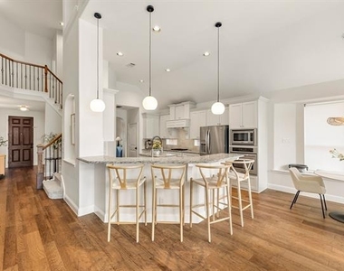 8405 Saint Clair Drive - Photo Thumbnail 15