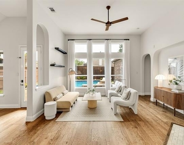 8405 Saint Clair Drive - Photo Thumbnail 4