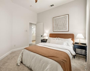 8405 Saint Clair Drive - Photo Thumbnail 27