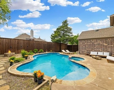 8405 Saint Clair Drive - Photo Thumbnail 33