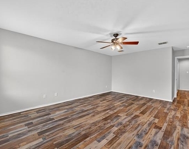 1201 Lambert Drive - Photo Thumbnail 19