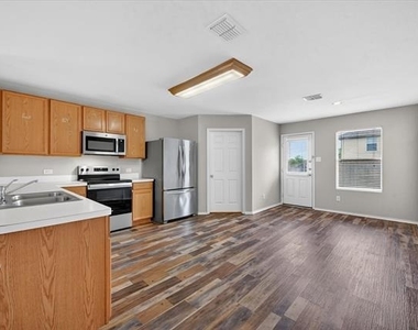 1201 Lambert Drive - Photo Thumbnail 7