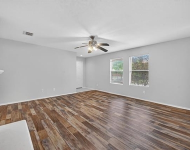 1201 Lambert Drive - Photo Thumbnail 6