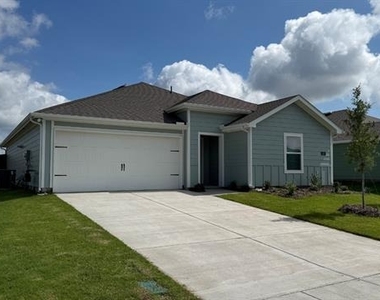 504 Saddle Blanket Drive - Photo Thumbnail 1