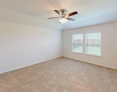 504 Saddle Blanket Drive - Photo Thumbnail 6