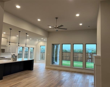 2216 Moonstruck Place - Photo Thumbnail 2